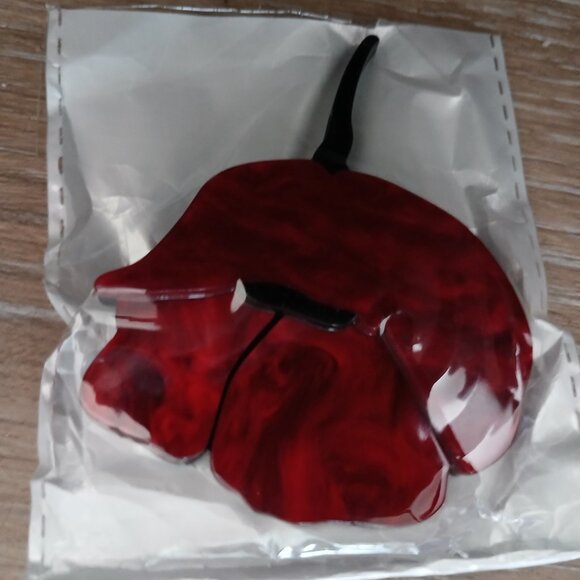 Acrylic Poppy Brooch. - Picture 3 of 4